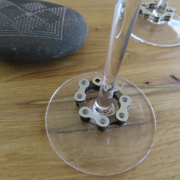 Magnetic Wine Glass Charms Colored Bike Chain Markers Christmas Gift Set Bikers - Picture 11 of 16